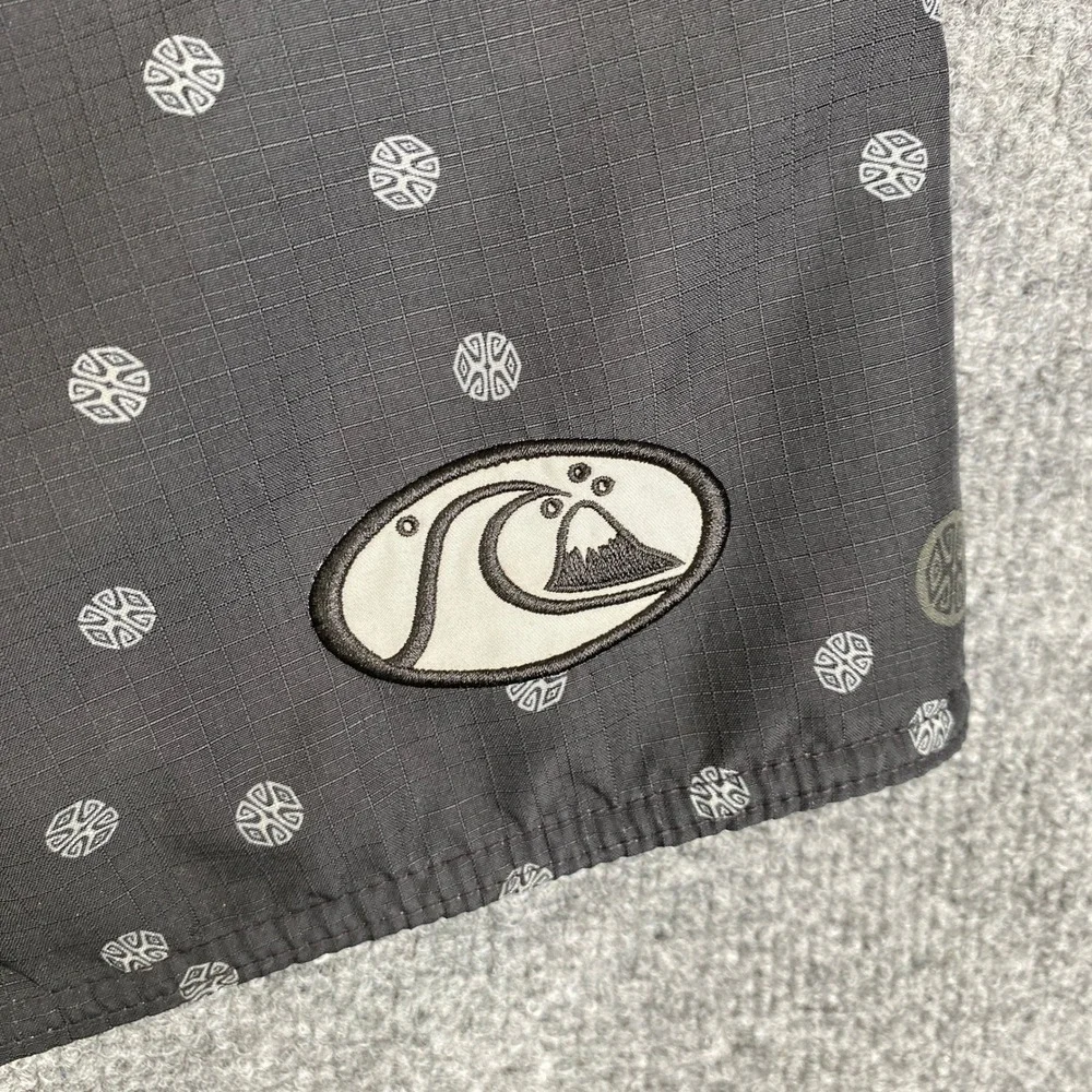 VTG Quiksilver Edition Mens Board Shorts 32 Charcoal Grey Ripstop AOP Print Surf